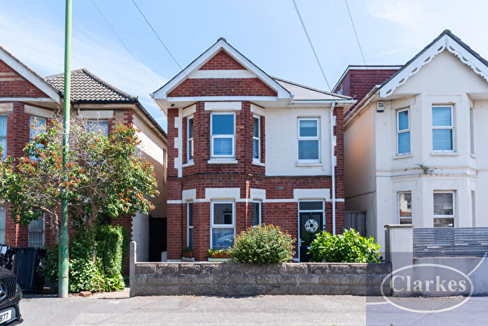 3 Bedroom Detached House For Sale In Ripon Road, Bournemouth, BH9