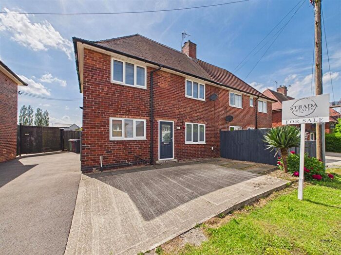 3 Bedroom Semi-Detached House For Sale In Searston Avenue, Holmewood, Chesterfield, S42