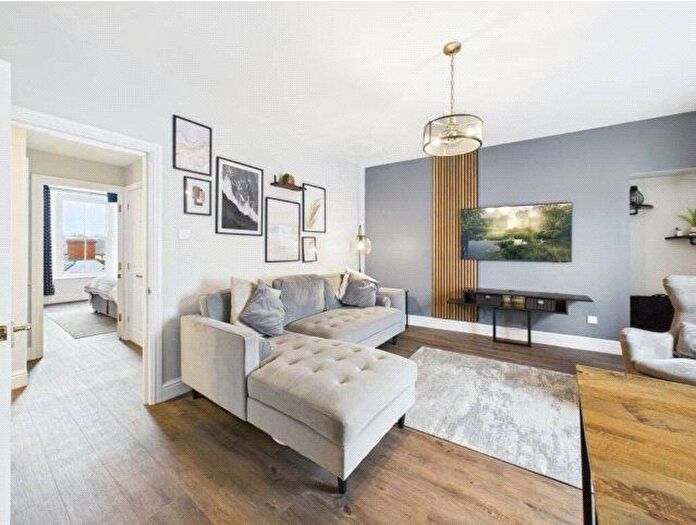 3 Bedroom Flat For Sale In Tudor Square, Tenby, Pembrokeshire, SA70