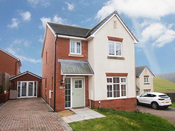 3 Bedroom Detached House To Rent In Highfields, Coedely., CF39