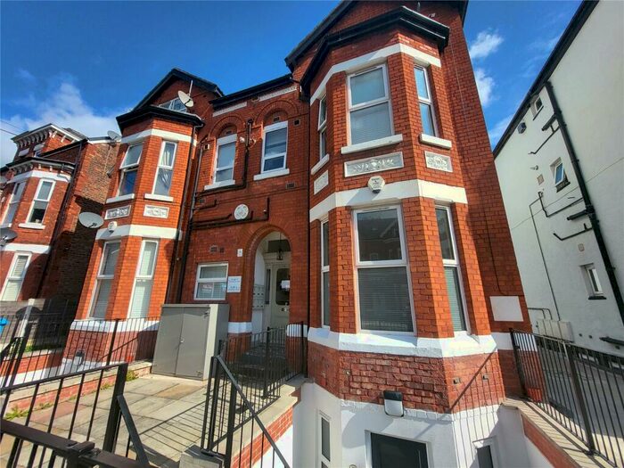 1 Bedroom Flat To Rent In Central Road, West Didsbury, Manchester, M20