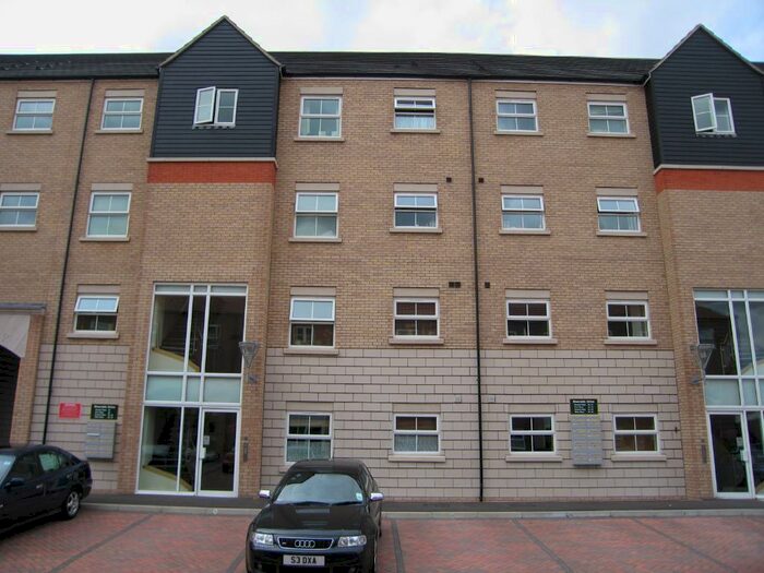 3 Bedroom Flat To Rent In Riverside Drive, Anchor Quay, Lincoln, LN5