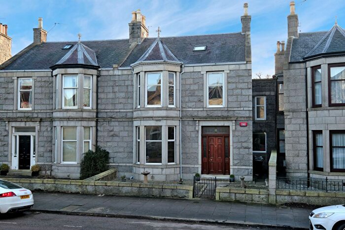 5 Bedroom Semi-Detached House For Sale In Belvidere Crescent, The West End, Aberdeen, AB25