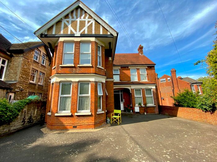 Studio To Rent In College Road, Maidstone, ME15