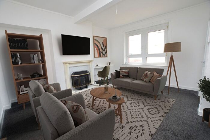 2 Bedroom Semi-Detached House For Sale In Waverley Street, Hamilton, Lanarkshire, ML3