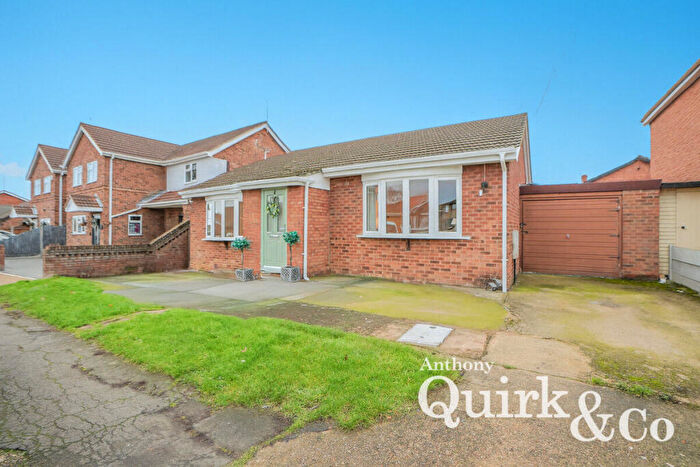 2 Bedroom Detached Bungalow For Sale In Winterswyk Avenue, Canvey Island, SS8