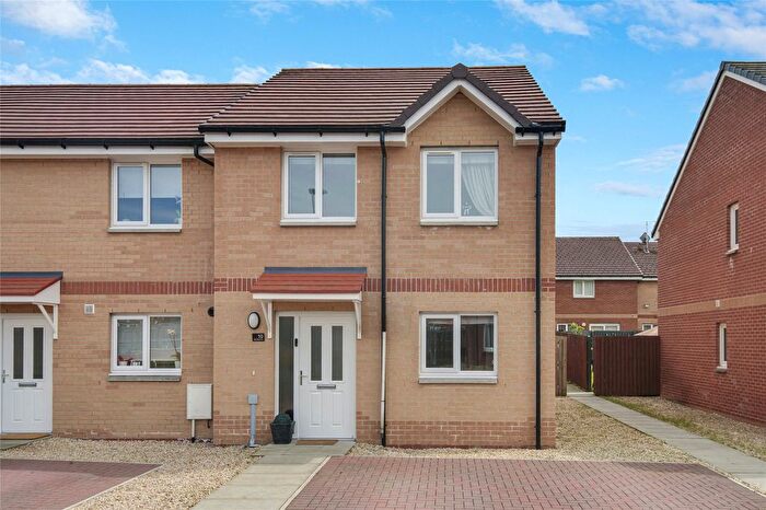 3 Bedroom End Of Terrace House For Sale In Broomfield Court, Barmulloch, Glasgow, G21