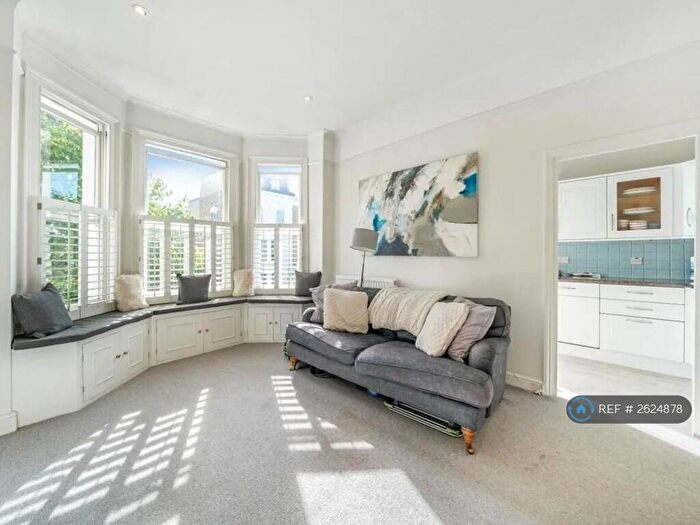 2 Bedroom Flat To Rent In London, London, SW11