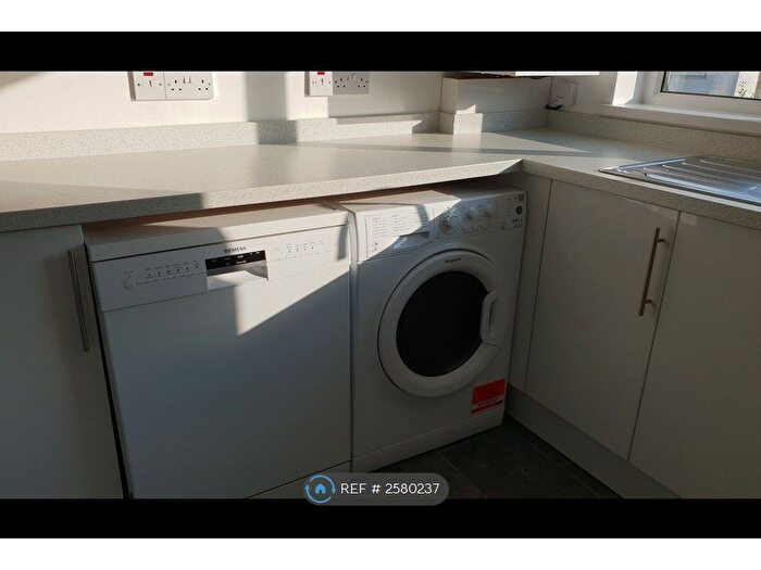 2 Bedroom Flat To Rent In Blandon Way, Cardiff, CF14