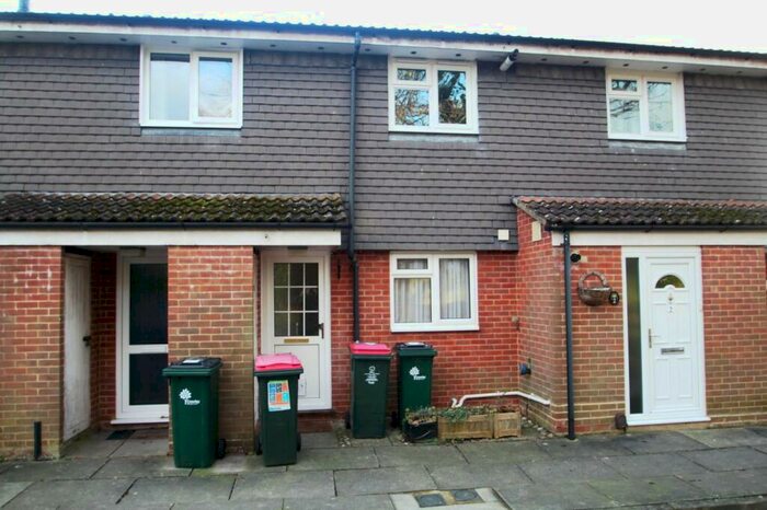 2 Bedroom Maisonette To Rent In Saltdean Close, Southgate, RH10