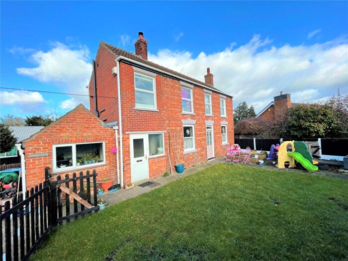 3 Bedroom Detached House For Sale In Gainsborough Road, Middle Rasen, LN8