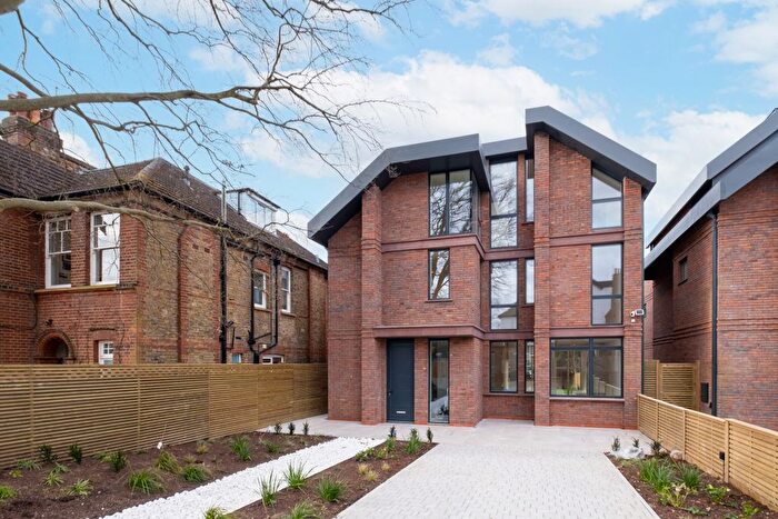 5 Bedroom Flat To Rent In Akehurst Street, London, SW15