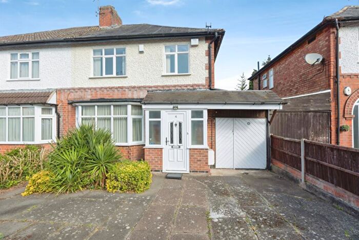 3 Bedroom Semi-Detached House For Sale In Greenland Avenue, Leicester, LE5