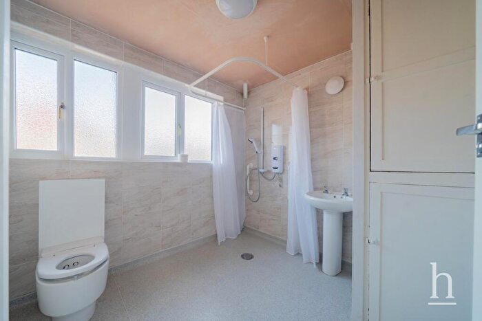 3 Bedroom Semi-Detached House For Sale In Warwick Road, Upton, CH49