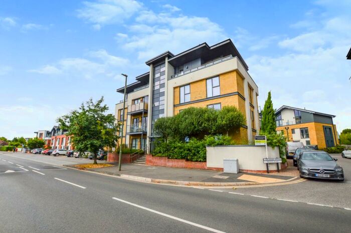 1 Bedroom Flat To Rent In Sycamore Avenue, Woking, Surrey, GU22