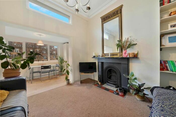 2 Bedroom Flat To Rent In Yonge Park, London, N4