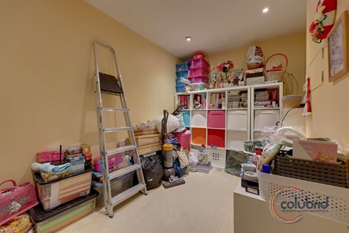 3 Bedroom Terraced House For Sale In Hove Close, Grays, RM17