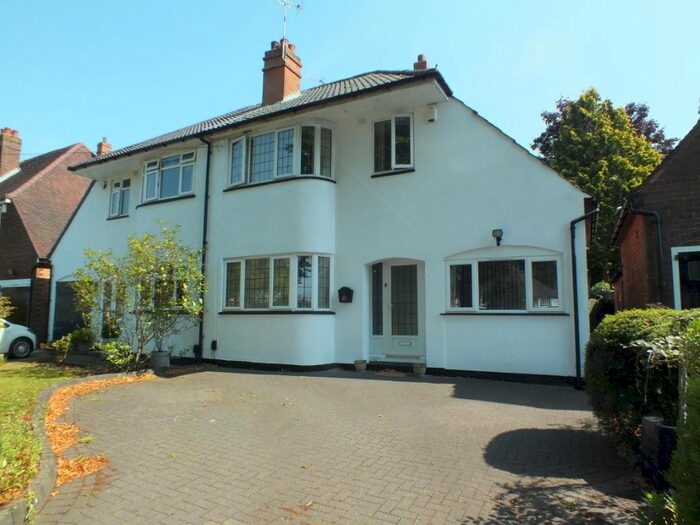3 Bedroom Semi-Detached House To Rent In Ravenscroft Road, Solihull B92