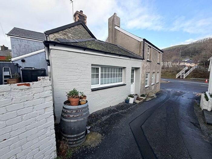 2 Bedroom Property For Sale In Llanfarian, Aberystwyth, SY23