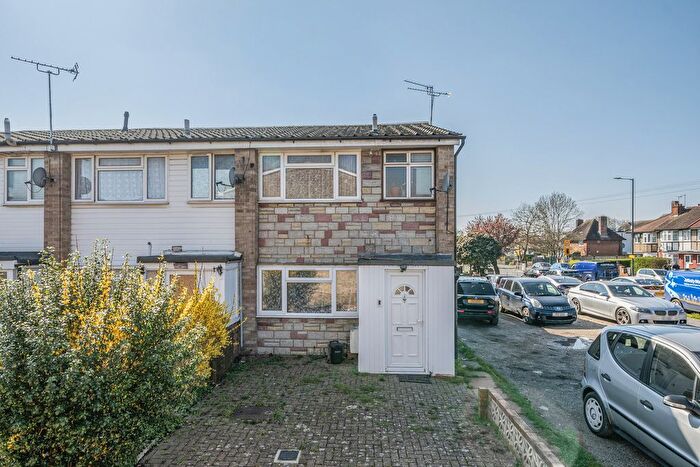 2 Bedroom End Terrace House For Sale In Eastcote Lane, Harrow, HA2