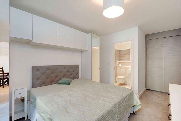 2 Bedroom Flat To Rent In Bathgate Place, London, W13