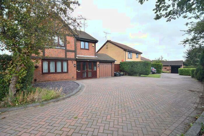 4 Bedroom Detached House To Rent In Kirby Drive, Luton, LU3