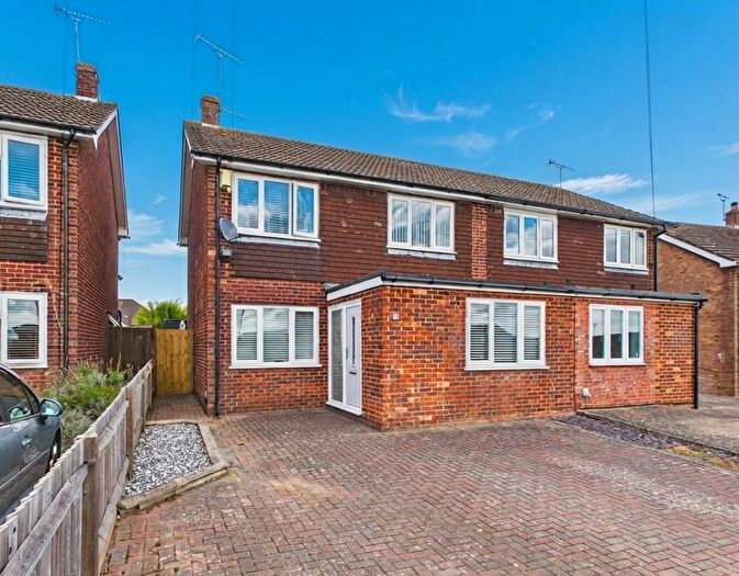 3 Bedroom Semi Detached House For Sale In Wickenden Crescent, Willesborough, Ashford, TN24