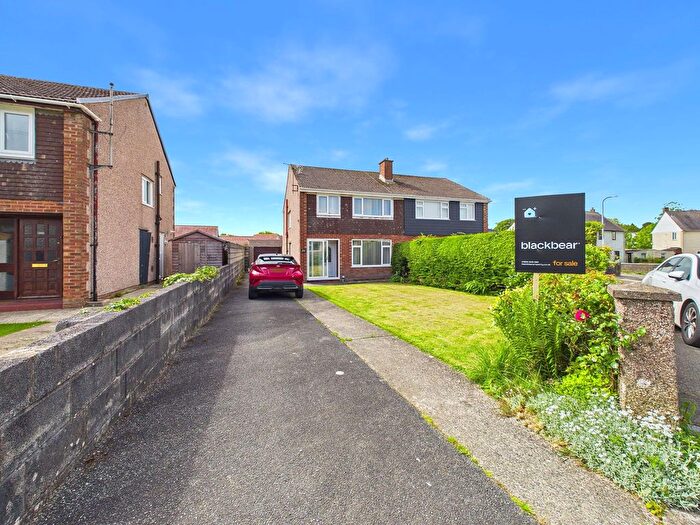 3 Bedroom Semi-Detached House For Sale In Greenhall Park, Johnston, SA62