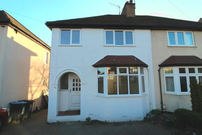 3 Bedroom Semi-Detached House To Rent In Belswains Lane, Hemel Hempstead, Hertfordshire, HP3