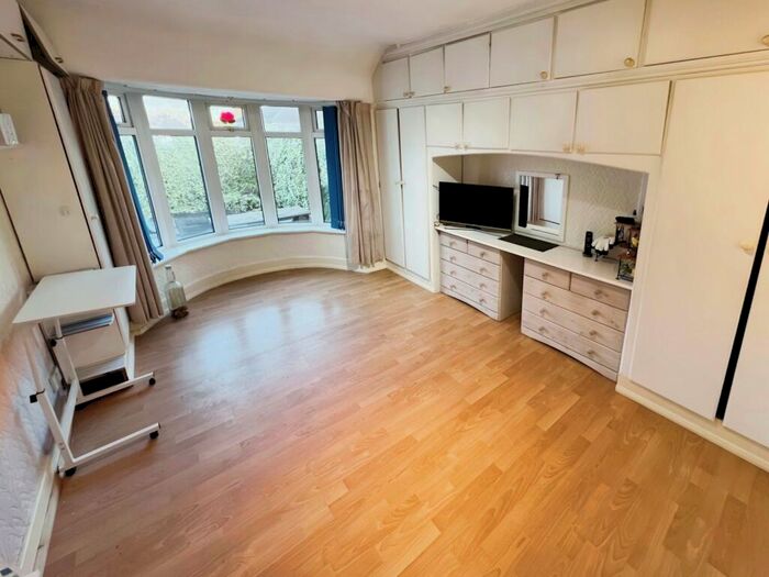 2 Bedroom Bungalow For Sale In Cleeve Road, Manchester, Greater