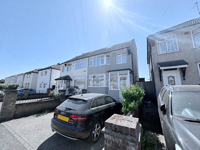 3 Bedroom Semi-Detached House For Sale In Wansford Road, Woodford Green, IG8