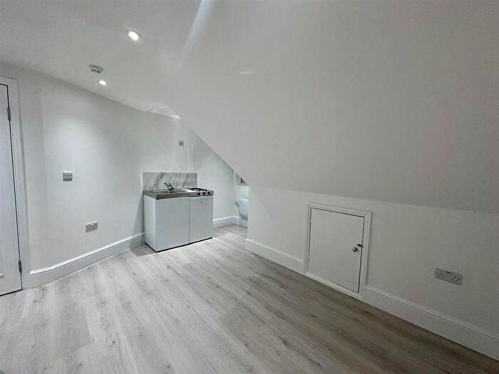 Studio To Rent In Colville Road, London, E11
