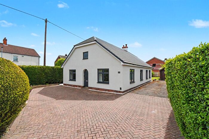 4 Bedroom Bungalow For Sale In Scawby Road, Scawby Brook, Brigg, DN20