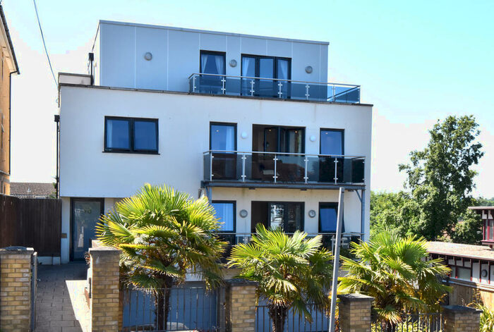 2 Bedroom Flat To Rent In Brockley Park, SE23