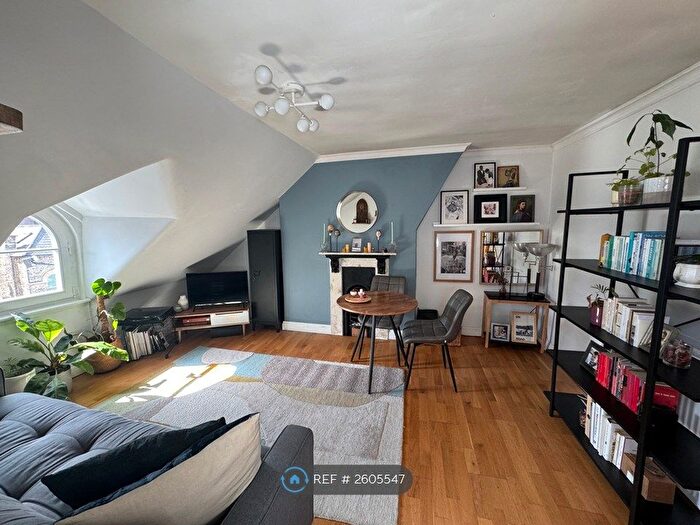 1 Bedroom Flat To Rent In Disraeli Road, London, SW15