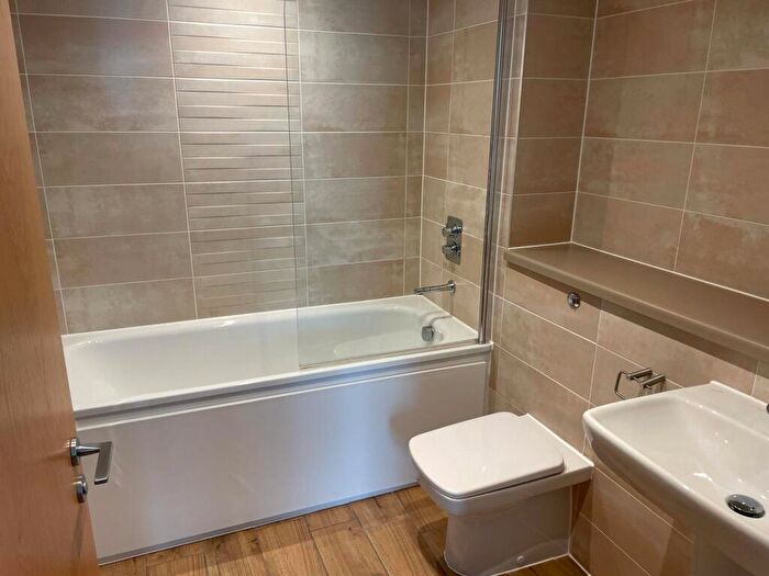 2 Bedroom Flat To Rent In Manchester Waters, Pomona Strand, Old Trafford, M16