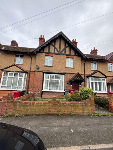 3 Bedroom Terraced House To Rent In Willoughby Road, Slough, SL3