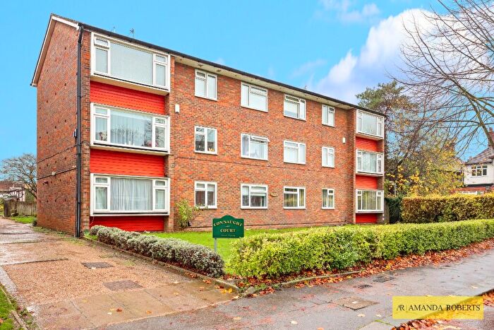 2 Bedroom Flat To Rent In Connaught Avenue, London, E4