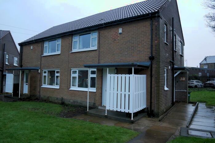 1 Bedroom Flat To Rent In Pennine Crescent, Salendine Nook, Huddersfield, HD3