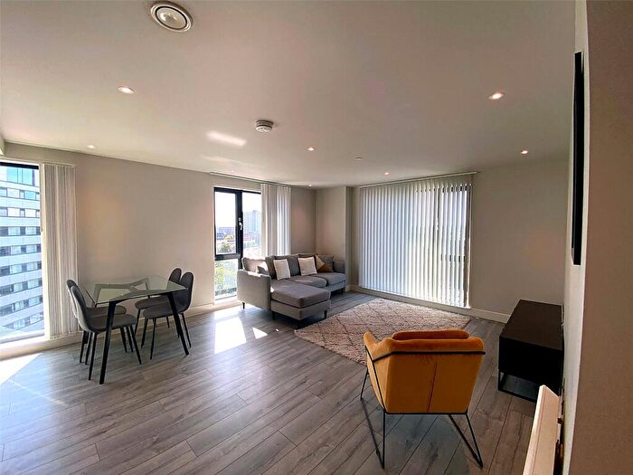 2 Bedroom Apartment To Rent In St Martin's Place, Broad Street, B15