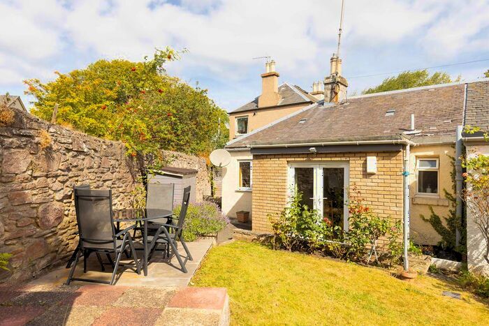 2 Bedroom Cottage To Rent In Kingston Avenue, Liberton, Edinburgh, EH16
