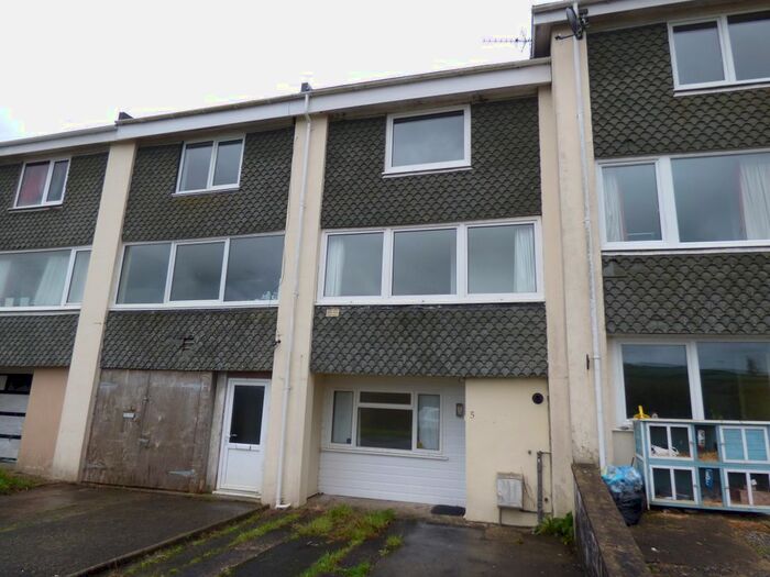 5 Bedroom Property To Rent In Heol Arfryn, Carmarthen, Carmarthenshire, SA31