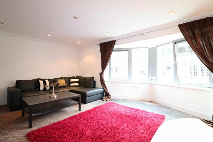2 Bedroom Apartment To Rent In St James Mansions, Mount Stuart Square, Cardiff Bay, CF10
