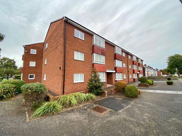 2 Bedroom Flat To Rent In Kingston Road, Willerby, Hull, East Yorkshire, HU10