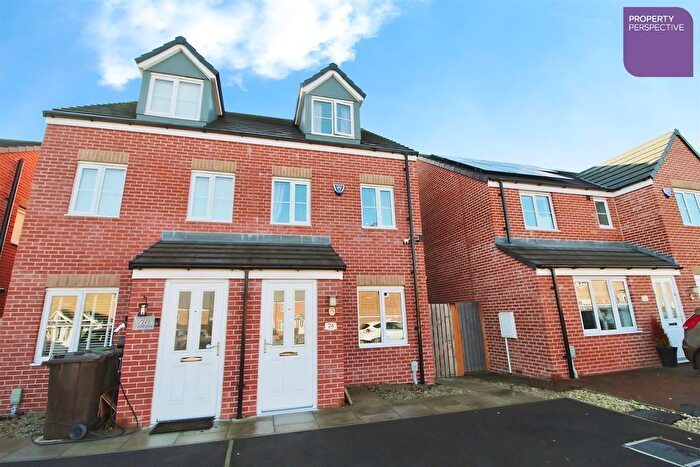 3 Bedroom Semi Detached House For Sale In Taylor Road, Castleford, WF10