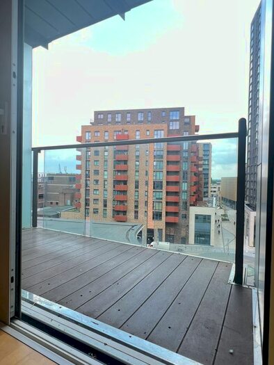 2 Bedroom Flat To Rent In Blenheim Centre, Hounslow, TW3