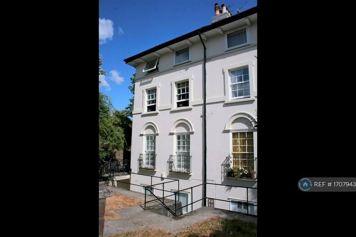 2 Bedroom Flat To Rent In Dartmouth Road, London, SE23