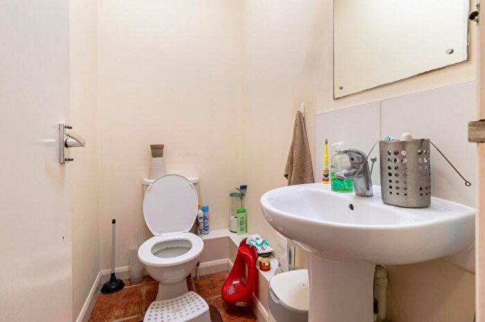 1 Bedroom Flat To Rent In High Street, High Barnet, EN5
