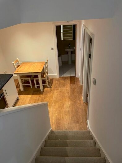 2 Bedroom Flat To Rent In Kennington Rd, Kennington, SE11