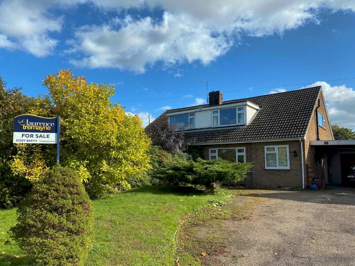 3 Bedroom Semi-Detached House For Sale In Ashwells Lane, Yelvertoft, Northamptonshire, NN6